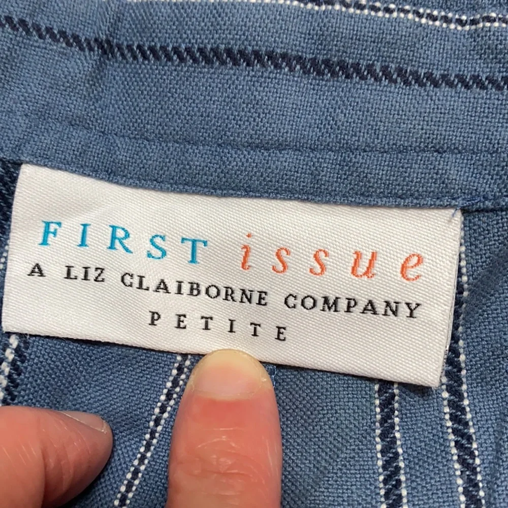 Liz Claiborne Petite Blue Pinstripe Shorts 16 P
